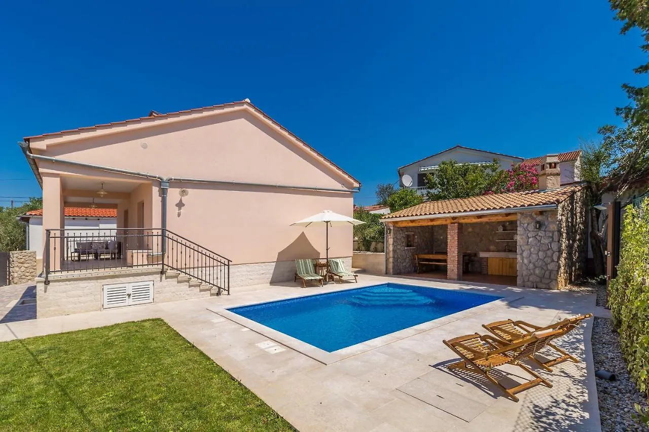 Holiday House Maslina Pinezići