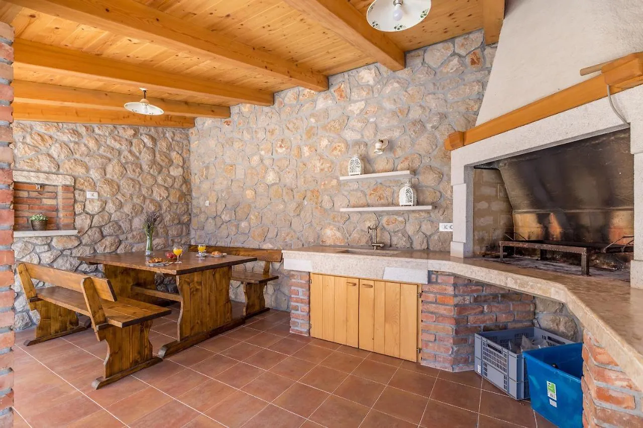 Holiday House Maslina Pinezići 0*,  크로아티아